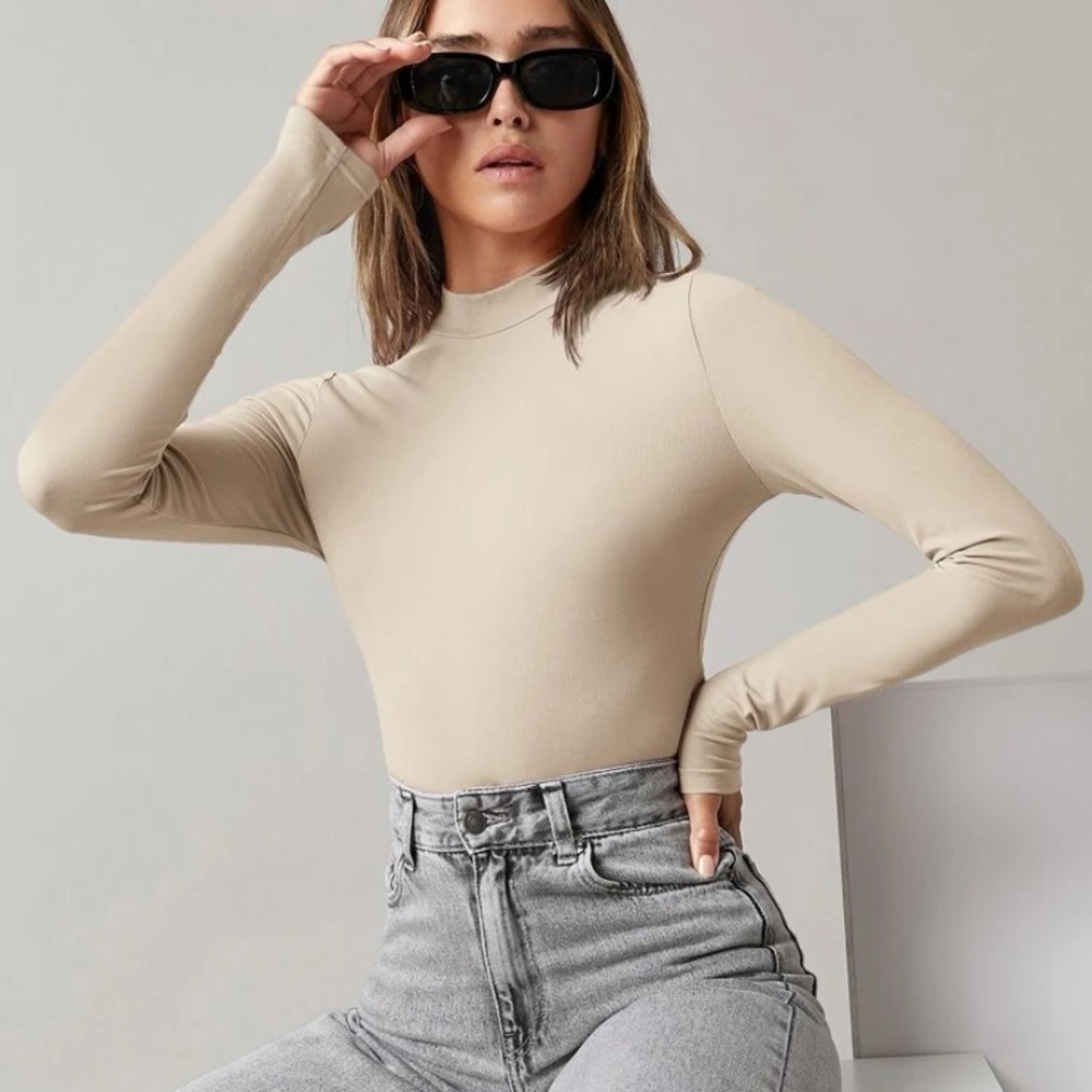 Solid crop tee